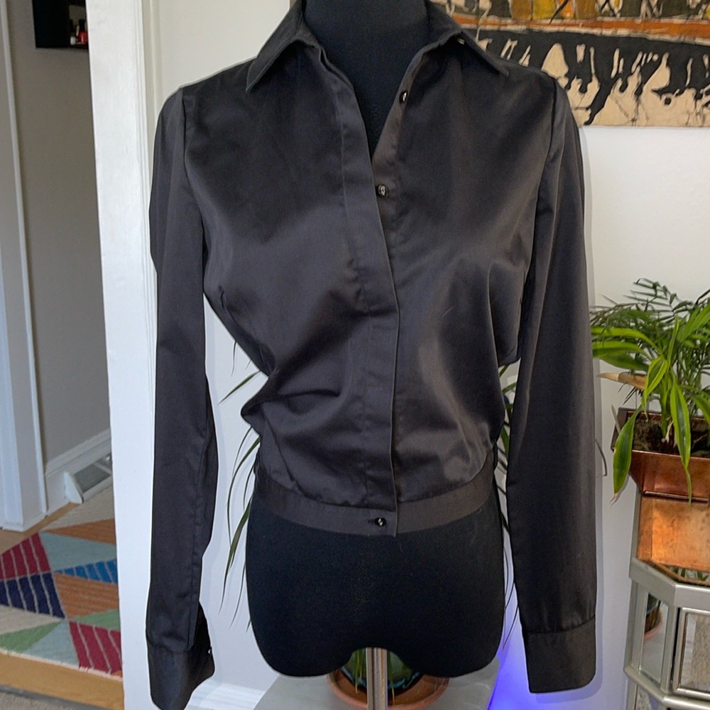 ALEXIS Black Hidden Button Cotton Top